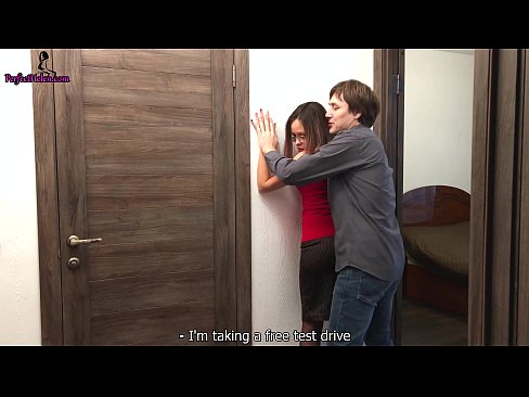 ❤️ Seksi Emlakçı, Dairesini Satarken Amını Gerizekalı ve Sikikleri - Krempai Porno videosu tr.porno-filmy.ru ❤