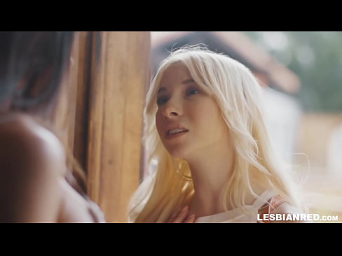 ❤️ Kız birkaç ay sonra eve gelir ve üvey annesinin amını yemeye başlar Porno videosu tr.porno-filmy.ru ❤